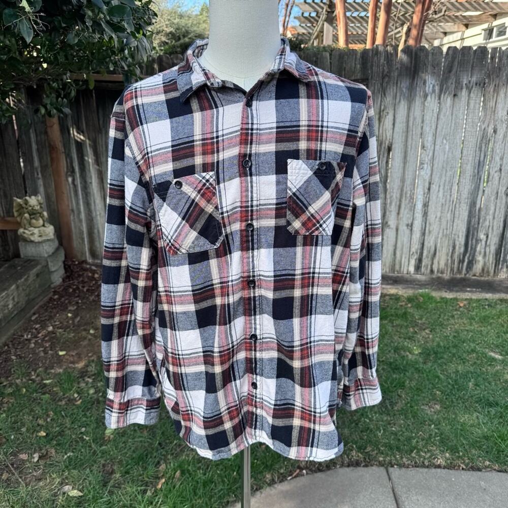 Urban Pipeline Black White Reddish Orange Plaid Flannel Shirt Men's Size XL